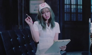 Jennie dính scandal 'tình dục hóa' trang phục y tá