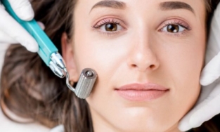 Chuyên gia giải đáp: Lăn kim là gì? Có thực sự tốt không?