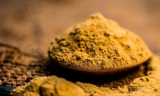 Cách sử dụng đất sét Multani Mitti cho da nhờn hiệu quả