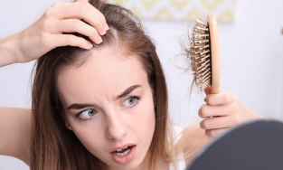 Thiếu ngủ và rụng tóc có mối liên quan như thế nào?