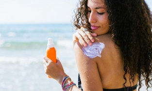 Những lý do bạn nên dùng kem chống nắng đúng cách