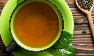 Những điều cần lưu ý khi giảm cân bằng lá trà xanh 