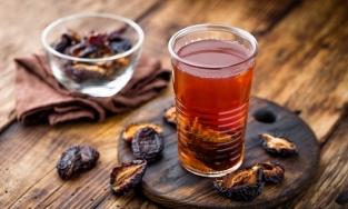 Lợi ích của nước ép mận khô đối với làn da, mái tóc và sức khỏe