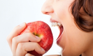 Gợi ý kế hoạch ăn kiêng giảm cân bằng táo trong 5 ngày