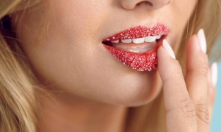 Mẹo cải thiện tình trạng môi thâm không phải ai cũng biết (P2)