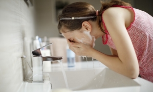 Cách trị mụn dậy thì hiệu quả từ chuyên gia