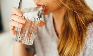 Uống nước nhiều có tăng cân không?