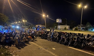 100 thanh niên miền Tây chặn đường trên cầu Cần Thơ để đua xe trái phép