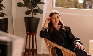 5 bí quyết giúp fashionista Sara Crampton chinh phục phong cách tối giản