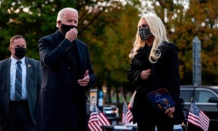 Lady Gaga xuất hiện chất lừ ủng hộ ông Joe Biden 