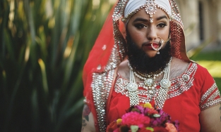 Vứt bỏ tự ti, cô gái gốc Ấn trở thành nữ người mẫu có râu đầu tiên 