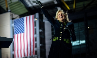 Bà Jill Biden sẽ mặc gì tại Nhà Trắng?  