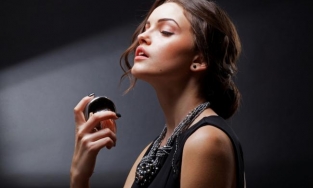 5 chai nước hoa giúp bạn tỏa sáng vào bữa tiệc cuối năm