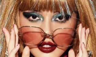 Sắp tới Giáng sinh mà Cô em trendy vẫn còn mắc kẹt ở đêm hội Halloween?