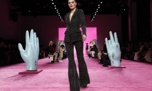 Bạn có biết:Nút bấm tay áo được sinh ra để ngăn việc quệt tay lau nước mũi?