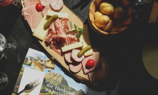 6 thực phẩm cần tránh xa để có thân hình mi nhon đón Tết nguyên đán 