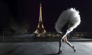 Tháp Eiffel và mối tình với thời trang Pháp 