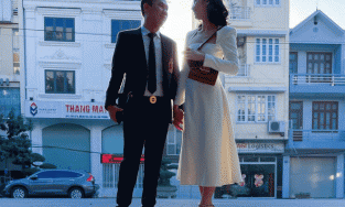 Tình tin đồn kém 27 tuổi của chồng cũ Lệ Quyên là tín đồ hàng hiệu 