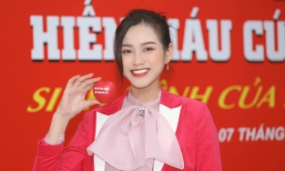 Hoa hậu Đỗ Thị Hà được khen xinh đẹp, nền nã khi tham gia công tác xã hội