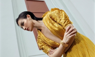 Cô em Trendy Khánh Linh chơi 'hệ cứu rỗi' thời trang thảm đỏ WeChoice Award 2020 