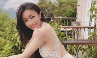 Đây mới là cách con gái Trung Quốc khoe khéo vòng 1