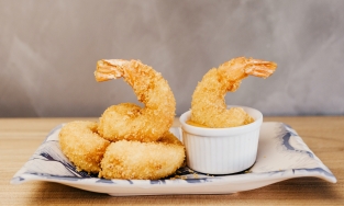 Loại bỏ ngay những thực phẩm này nếu không muốn da nổi mụn ngay trước Tết 