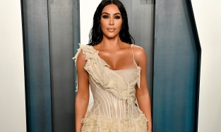 Trang phục nào mà cô gái có vòng 1 lớn nên tránh? 