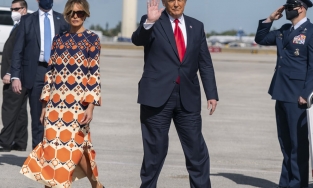 Hậu Nhà Trắng, liệu bà Trump có lấy lại được phong độ thời trang đã mất? 