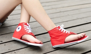 Những đôi giày sneakers có kiểu dáng lạ lùng nhất