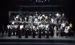 BST Valentino Thu Đông 2021: Nhà hát của những giấc mơ