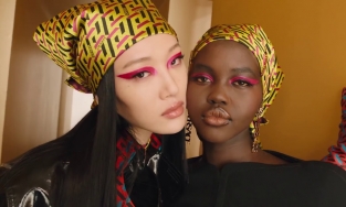 Versace ra mắt họa tiết monogram mới nhưng sao lại nhìn nhang nhác Fendi?