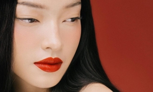 Châu Bùi khoe lưng trần trong bộ ảnh đặc biệt mừng 8/3 