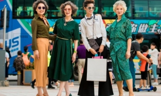 Hội quý bà U60 phá đảo TikTok nhờ gu thời trang trẻ trung hack tuổi