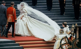 Chiếc váy cưới của công nương Diana đang ở đâu?