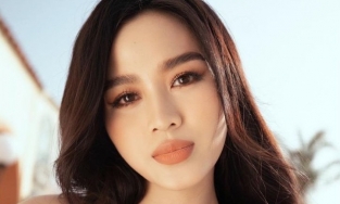 Hoa hậu Đỗ Thị Hà dùng đồ hiệu, trang điểm “môi tều”: Ai rồi cũng khác!