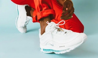 Những đôi sneakers 'drama': Vừa ra mắt đã hứng thị phi