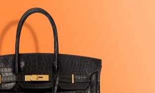 Bạn có thể bện 1000 chiếc khăn Hermès nếu muốn leo lên Mặt Trăng