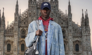 Balenciaga Pre-Fall 2021: Chuyến du hành vòng qua thế giới bằng Photoshop