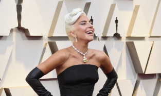 Trước thềm Oscar 2021: Ngắm nhìn 7 món trang sức ấn tượng nhất thảm đỏ