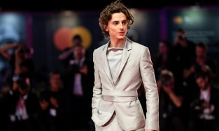 Timothée Chalamet sẽ trở thành người dẫn chương trình Met Gala 2021 ở tuổi 25