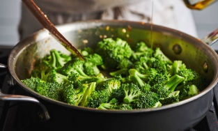 Món rau này là bí thuật giúp Hà Tăng giữ vóc dáng dù đã sinh 2 nhóc tì