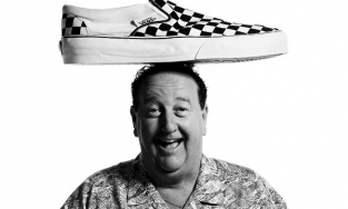 Nhà đồng sáng lập của Vans qua đời ở tuổi 90