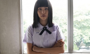 Nữ chính Girl From Nowhere sở hữu ngoại hình và gu thời trang độc lạ