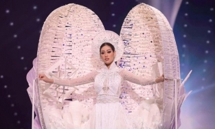 Ngoài Khánh Vân, nhiều hoa hậu cũng gặp phải sự cố tại phần thi Quốc phục 