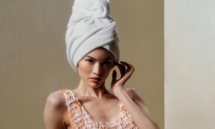 Siêu mẫu Sui He trở về thập niên 50 trên bìa Glass Trung Quốc 