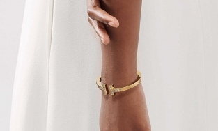 Thể hiện tình bạn bằng chiếc vòng tay trị giá 13.500 USD từ Tiffany & Co 