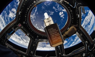 Bạn có biết Estée Lauder từng cho sản phẩm của mình bay vào vũ trụ