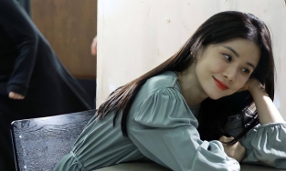 Nàng dâu tài phiệt Lee Bo Young gìn giữ làn da không tuổi nhờ quy tắc '2 có 3 không' 