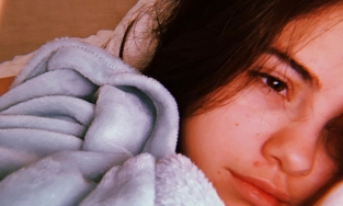 Selena Gomez không bao giờ ra ngoài mà thiếu kem chống nắng