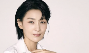 Dù đã 48 tuổi nhưng con dâu nhà tài phiệt trong 'Mine' vẫn sở hữu thân hình chuẩn 